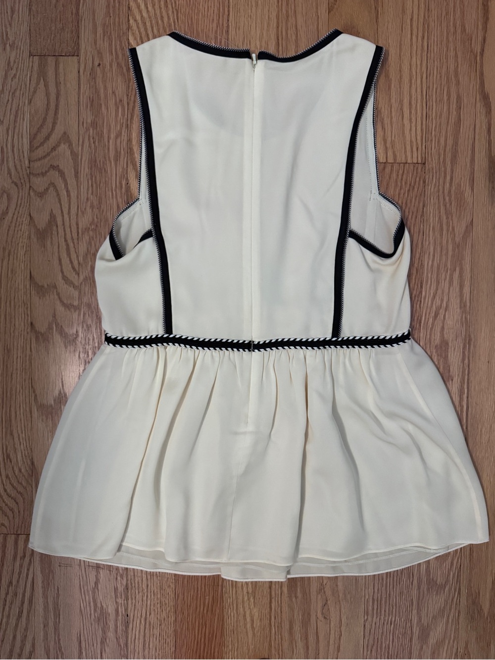 Tory Burch Silk Top With Black Trim Size 0 - Picture 4 of 5
